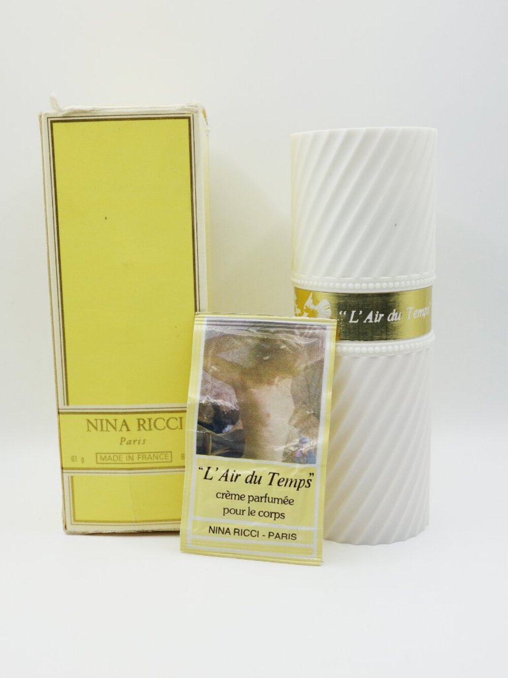 Vintage L'Air du Temps Nina Ricci for women 2 Oz/ 61g+2g spray Eau de Toilette